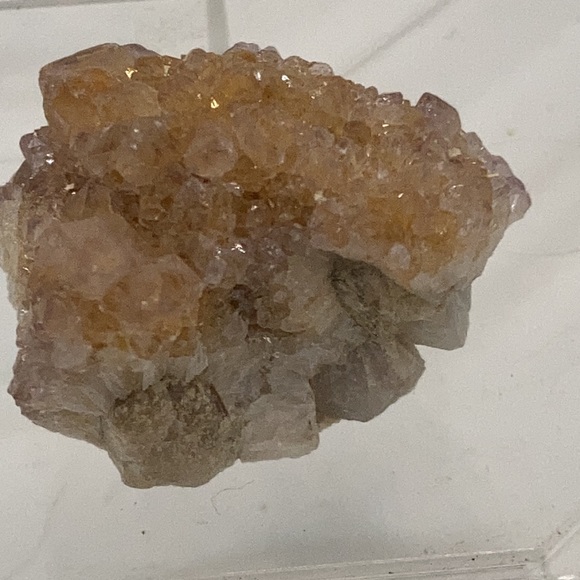 White/Citrine Spirit Quartz with some faint Smoky Amethyst phantoms - Picture 4 of 4